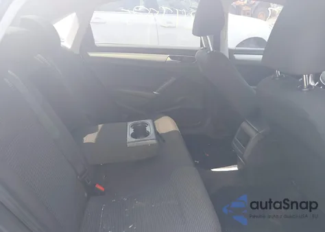 2016 Volkswagen Passat 1.8T S z USA, uszkodzony, nr VIN 1VWAT7A30GC058676